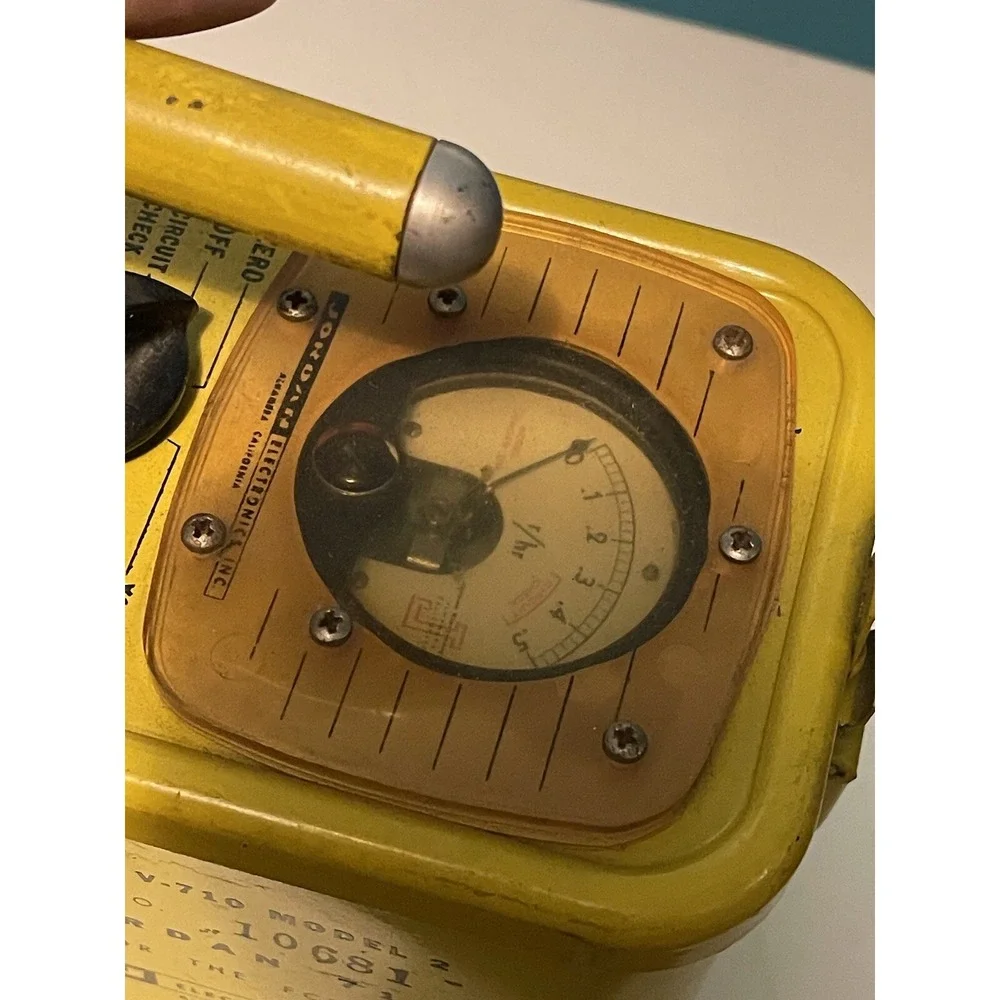 Radiation Detection Survey Meter - Jordan Electronics - CDV-710 Model 2 (24)